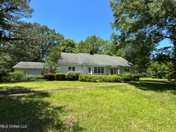 329 195 Country Rd, Carrollton, MS 38917