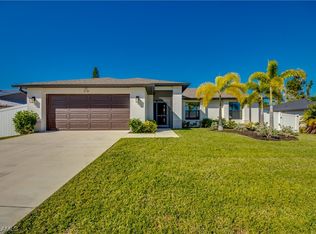3734 SE 3rd Place Cpe, Coral, FL 33904