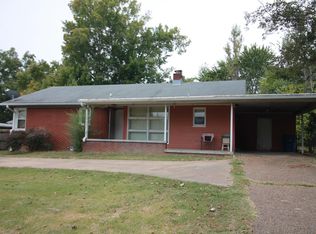 925 S Main St, Covington, TN 38019