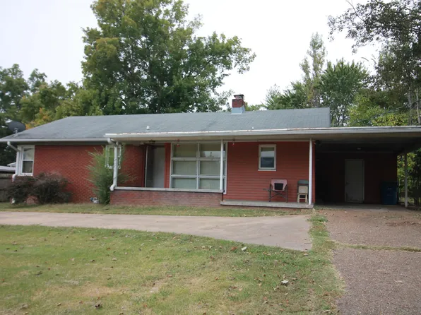 925 S Main St, Covington, TN 38019