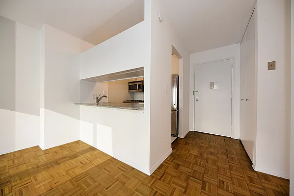 Rented by Buchbinder & Warren | media 4