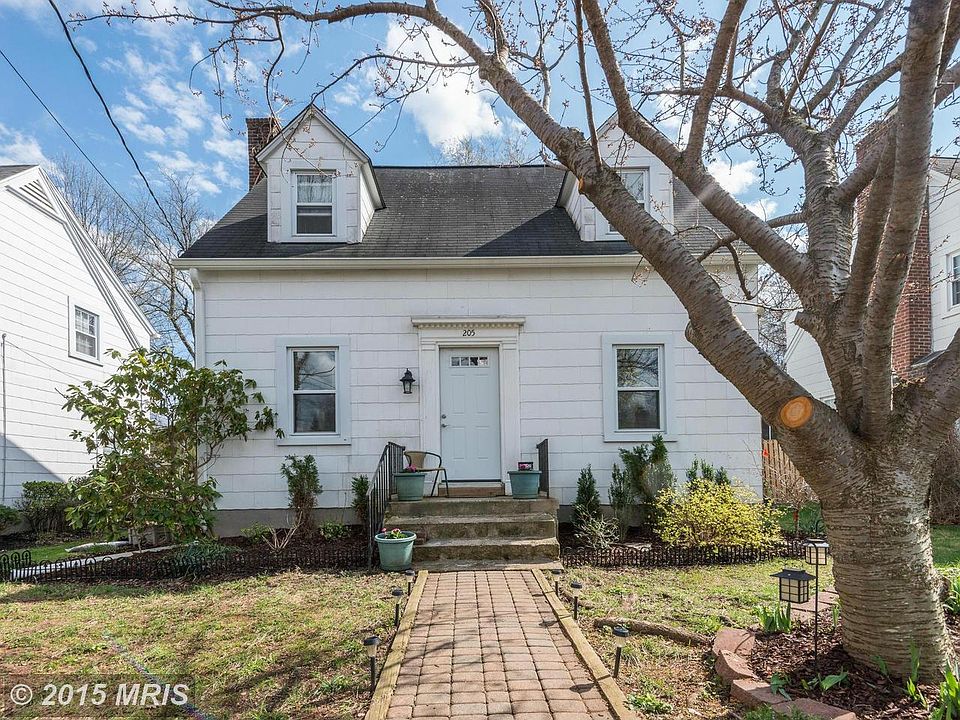 1st image of 205 Oak Ave
