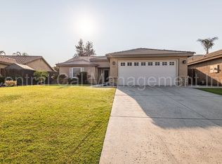 616 Vermillion Dr, Bakersfield, CA