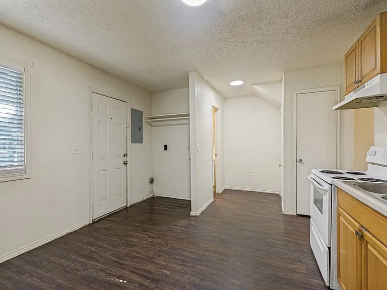 1416 Arvel Cir — Photo 6