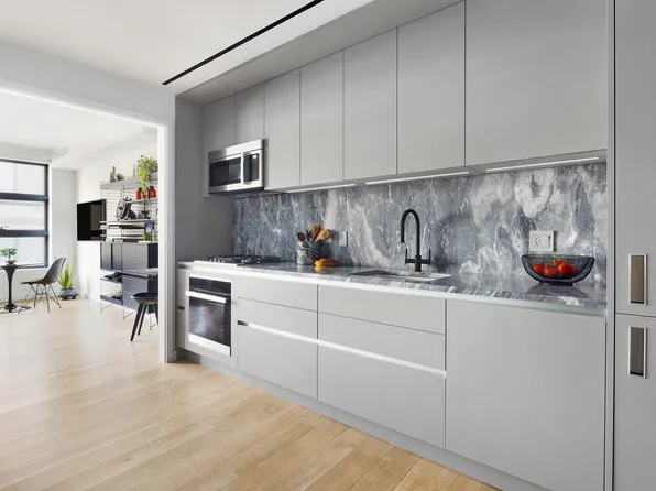 547 West 47th Street 613 image 3 of 25