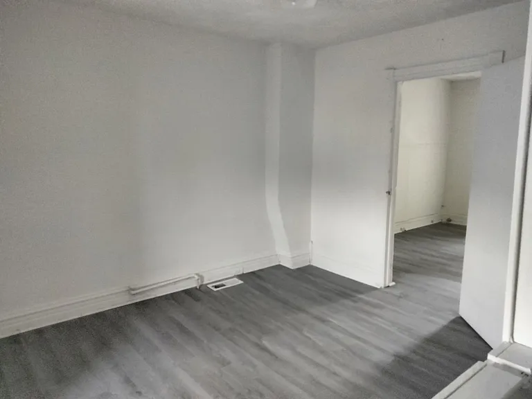 530 N Fountain St — Photo 15