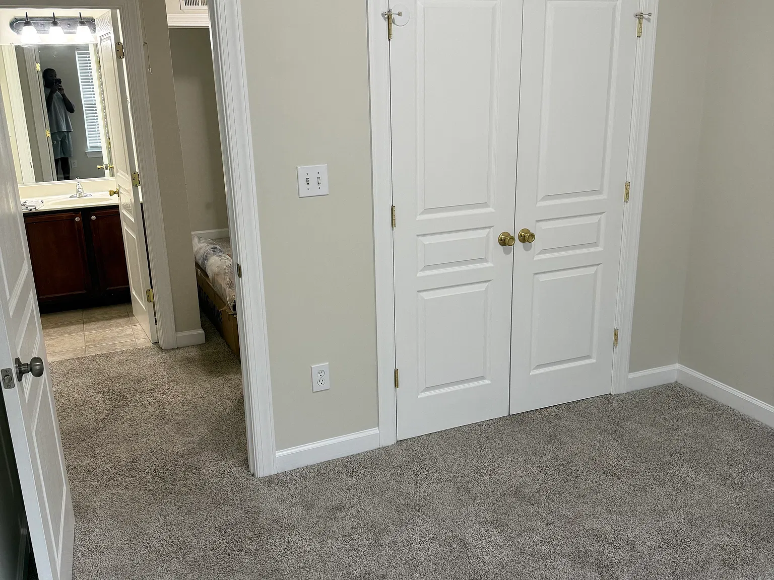 1 bed, 1.5 bath, 1552 sqft, $1,300 — Photo 1