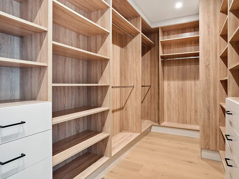 4425 Morse Ave — Photo 112