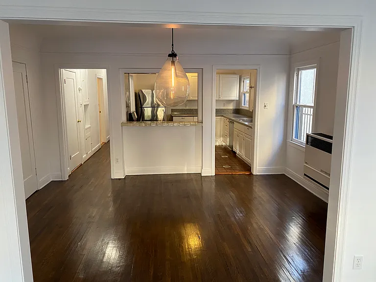 Extra Spacious Formal Dining Room