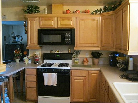 5th image of 4695 N Holt Ave