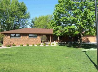 811 Mockingbird Ct, Geneseo, IL 61254