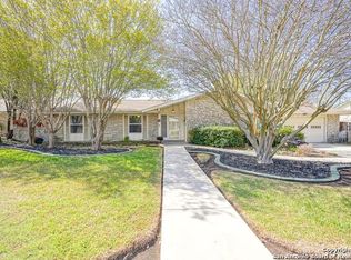 418 Spaceway Dr, Windcrest, TX 78239