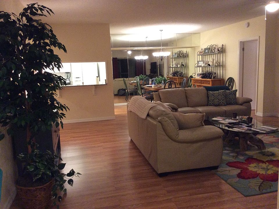 Front Door to living&Dining