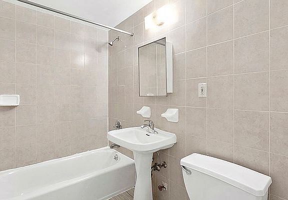 4th image of 28 Melrose St APT 2A