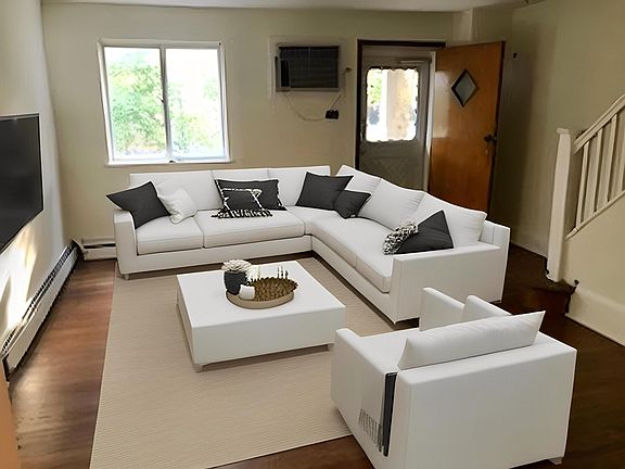 Living room (furniture is virtual)