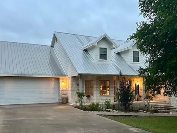 141 Chaumont St, Kingsland, TX 78639