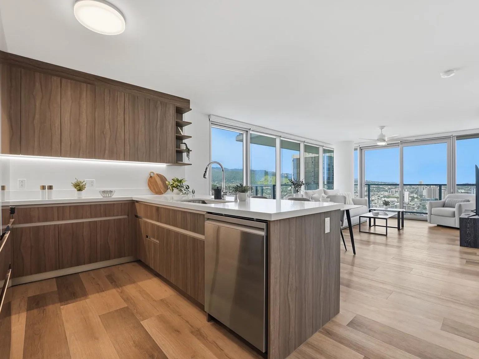 2 bed, $4,700 — Photo 3