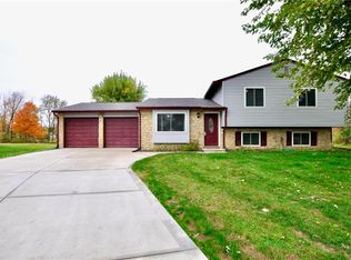 8702 Pleasant Lake Cir, Indianapolis, IN 46227