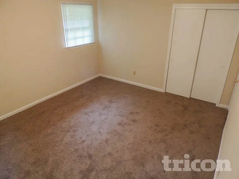 1464 Yorkton Ct — Photo 23