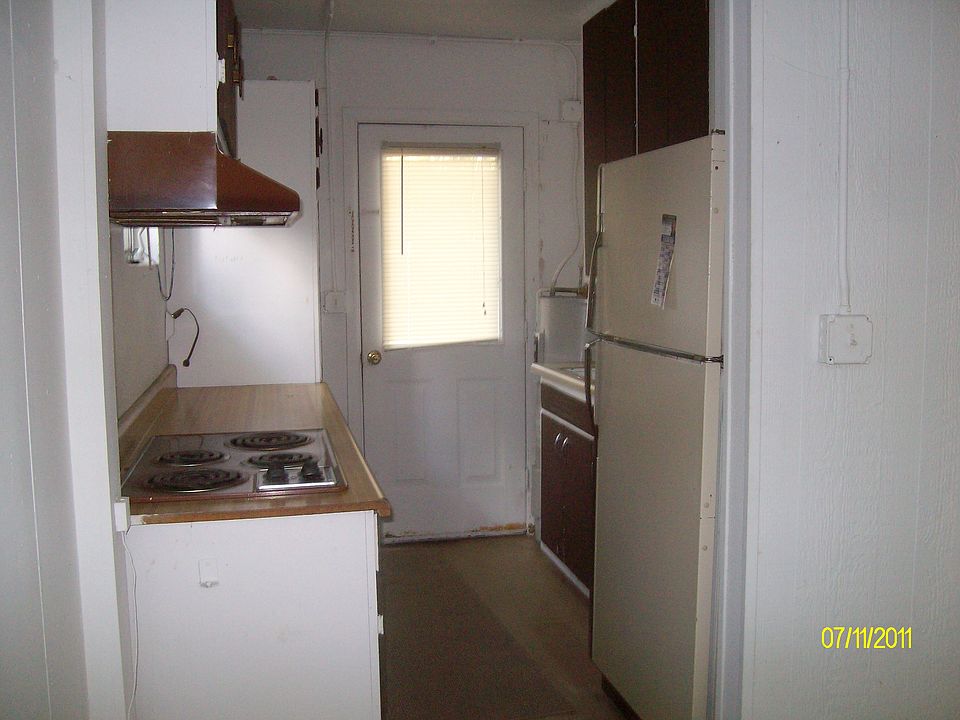 2nd image of 426 E 8th St APT C