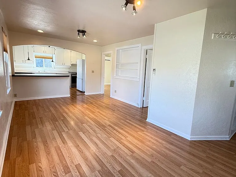 171 Alida St — Photo 2