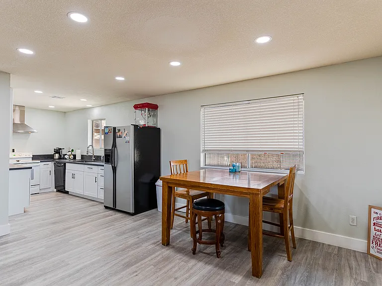 2312 Warbler Ln — Photo 8