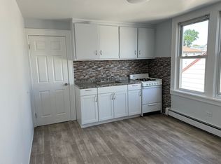 13 Lincoln Pl Floor 2, Lodi, NJ 07644