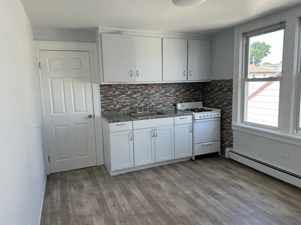 13 Lincoln Pl Floor 2, Lodi, NJ 07644