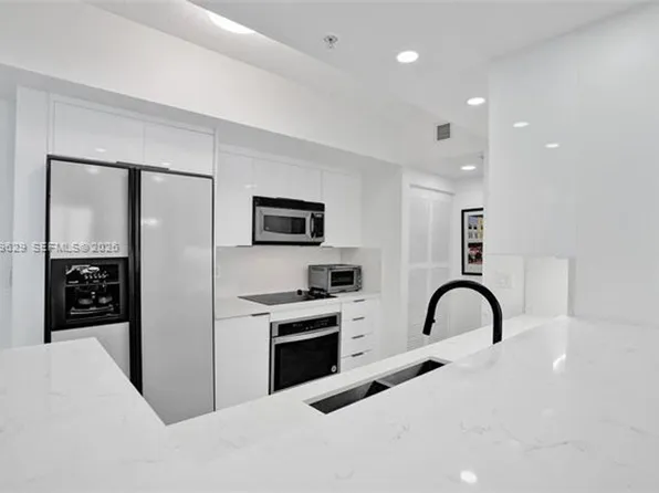 335 S Biscayne Blvd, Miami, FL