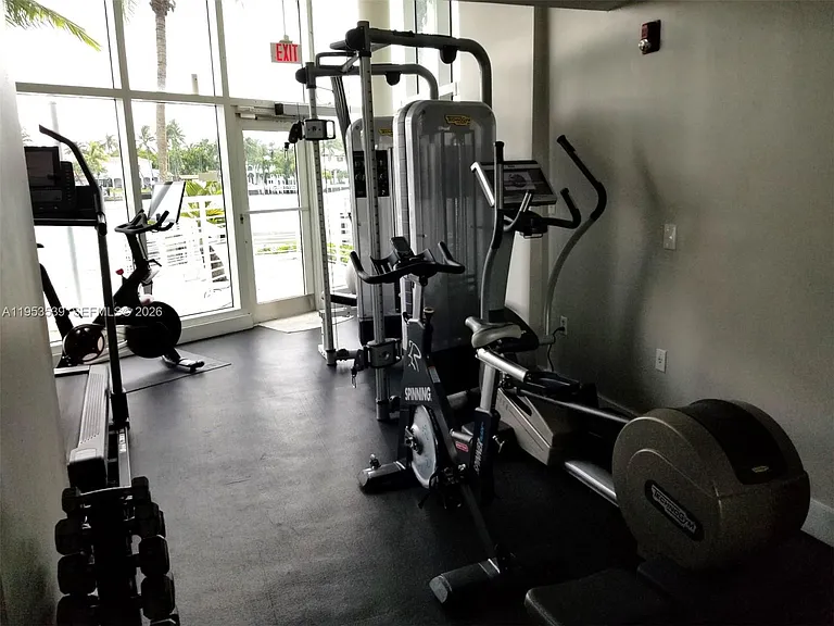 6580 Indian Creek Dr #201 — Photo 36