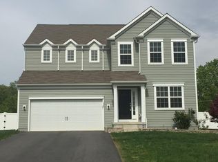 325 Pigott Dr, Florence, NJ 08518