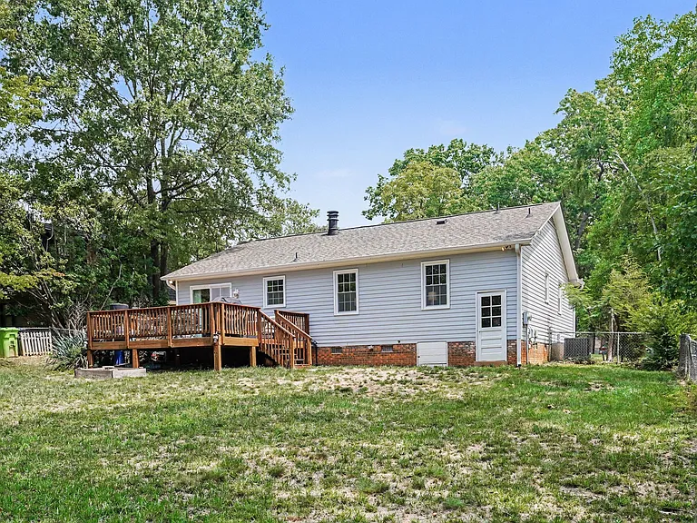 605 Sawmill Rd — Photo 20