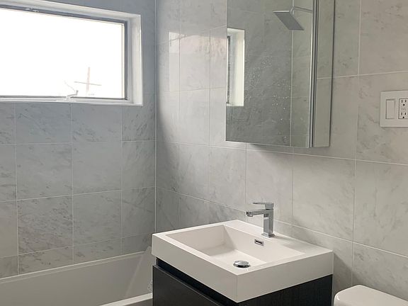 5th image of 1560 200th St #1