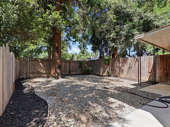2nd image of 826 Orange St #826