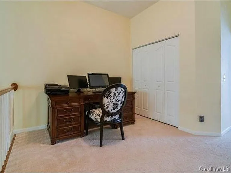 10921 Princeton Village Dr — Photo 7