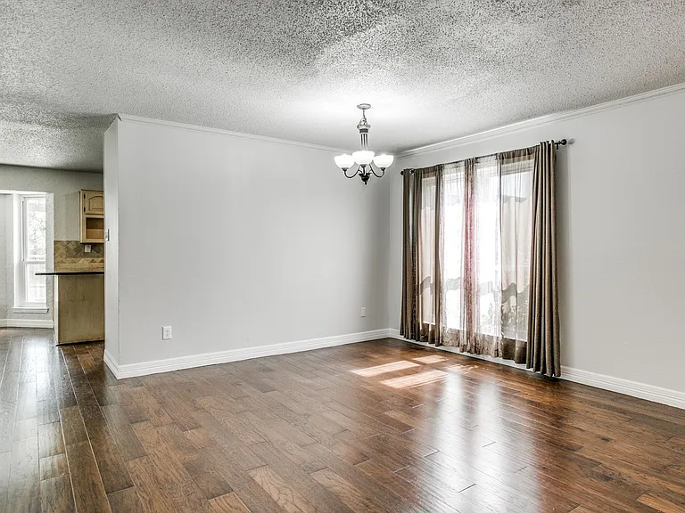 2204 Winslow Ct — Photo 8