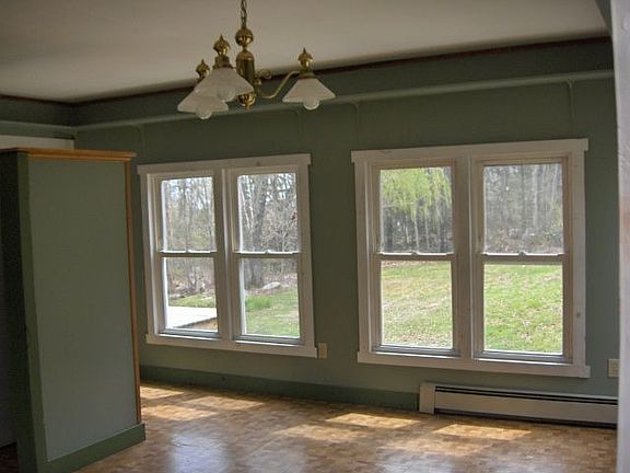dining area of kitchen