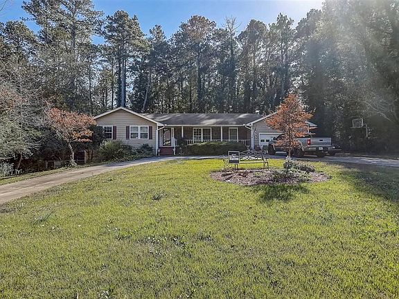 3rd image of 213 Lakeshore Ct NE