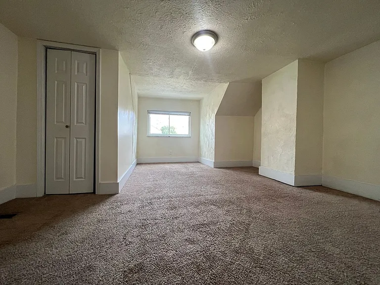 2414 Patterson St — Photo 15