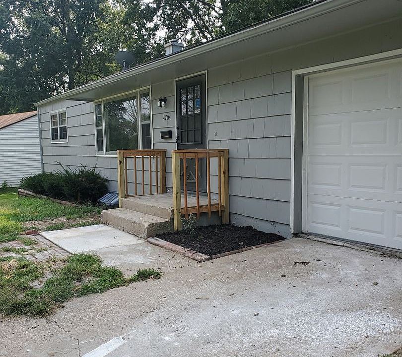 1st image of 4704 S Crysler Ave