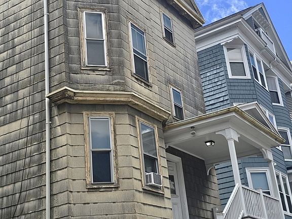 2nd image of 68 Hillside St