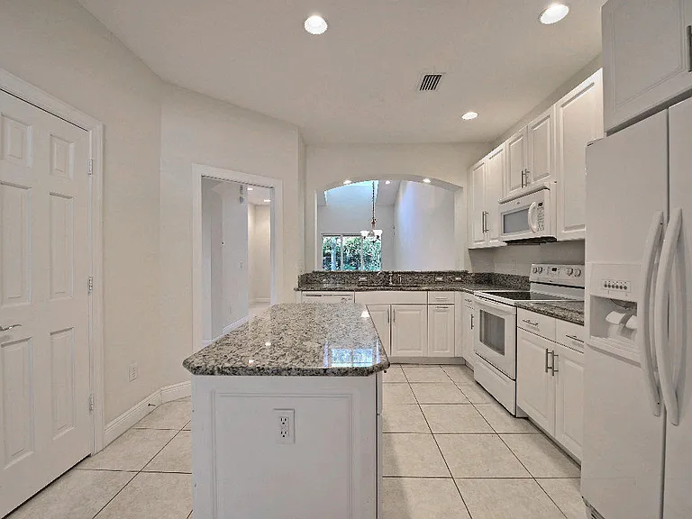 1645 Baseline Ln — Photo 3
