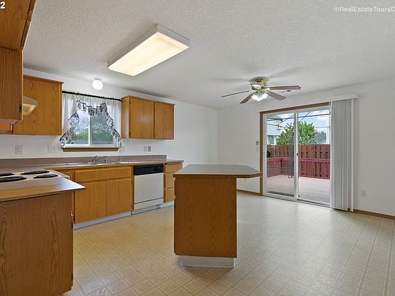 2nd image of 15408 NE 88th St