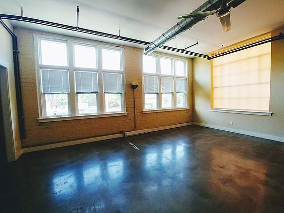 3rd image of 4225 Laclede Ave #D1