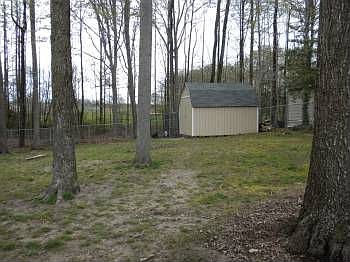 2nd image of 119 Oakwood Dr