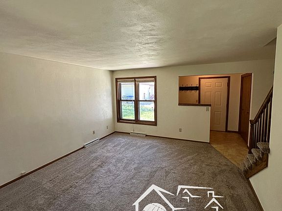 3rd image of 1008 Oxford Dr