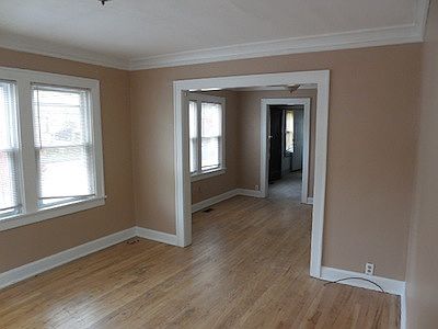 4th image of 4001 Bell St APT 1