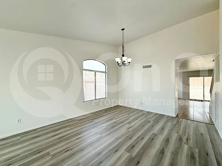 5517 W Wood St — Photo 3