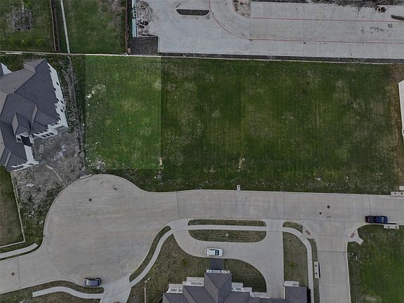 4th image of 212 Osman Dr