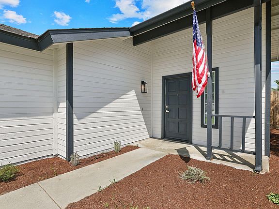4th image of 2401 Ashwood Court